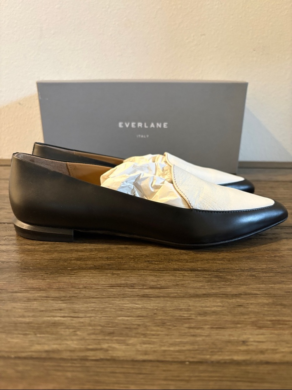 NIB [Everlane] Pointed Toe Italian Leather Black/White Flats Women’s 8.5 - Picture 9 of 15